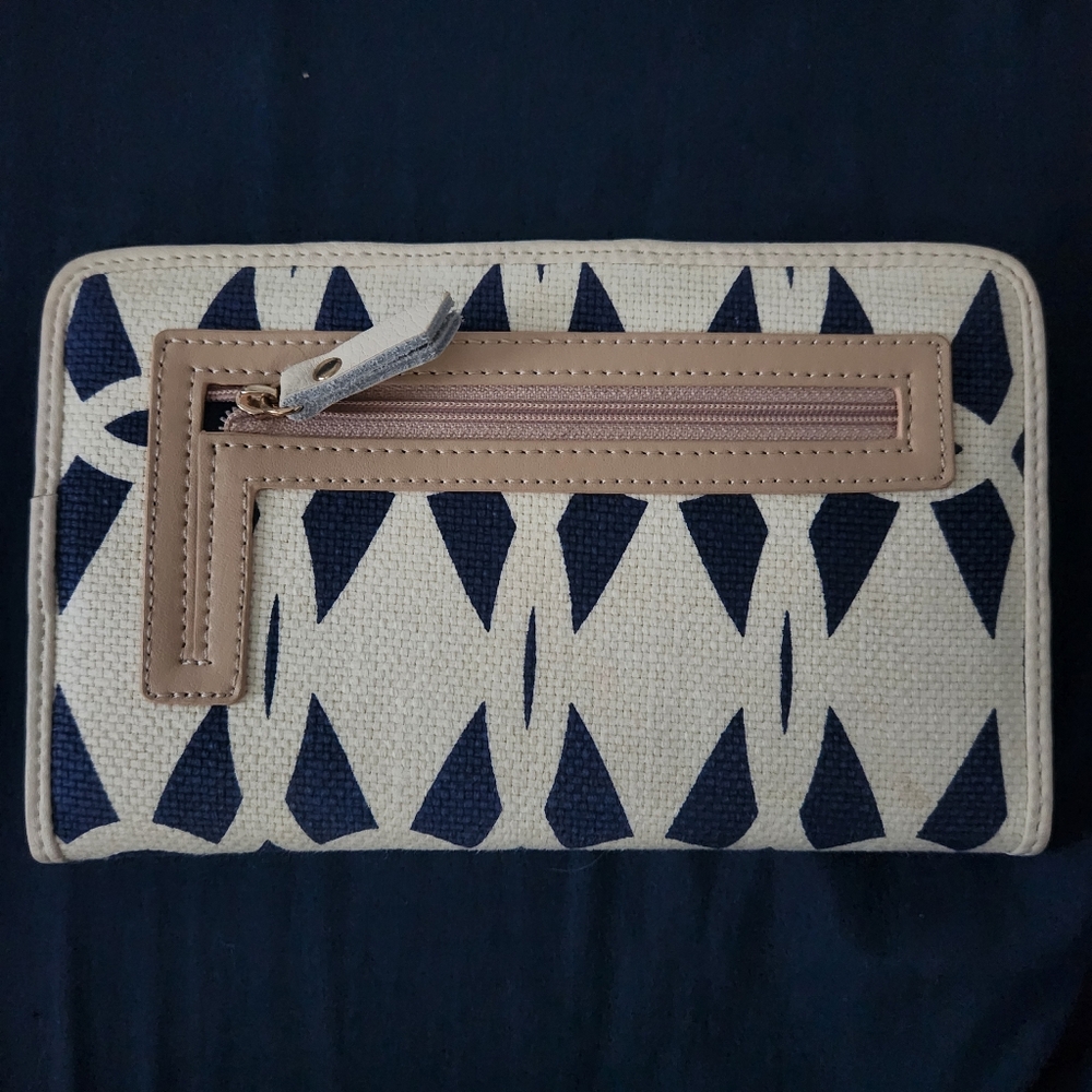 Navy and Cream Patterned Wallet - Picture 6 of 7